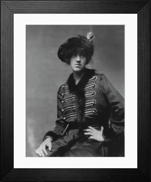Framed Print : Breitung, Juliet, Miss, portrait photograph, between 1913 and 1942. Creator: Arnold Genthe Framed Print : Breitung, Juliet, Miss, portrait photograph, between 1913 and 1942. Creator: Arnold Genthe