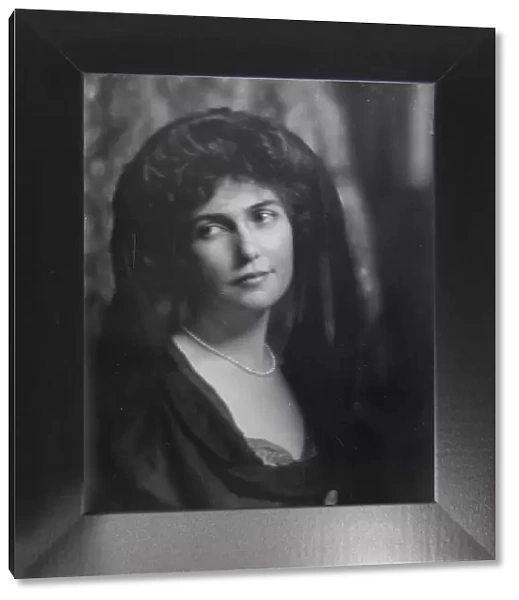 Bruguie`re, Peder, 2nd, Mrs. portrait photograph, 1912 Apr. 11. Creator: Arnold Genthe