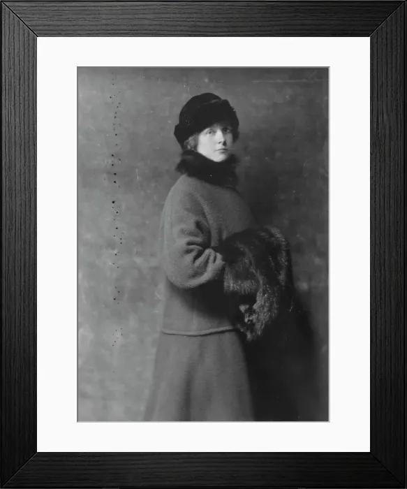 Framed Print : Bryant, George, Mrs. portrait photograph, 1915. Creator: Arnold Genthe