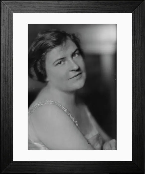 Framed Print : Bulen, Miss, portrait photograph, 1914 Dec. Creator: Arnold Genthe Framed Print : Bulen, Miss, portrait photograph, 1914 Dec. Creator: Arnold Genthe