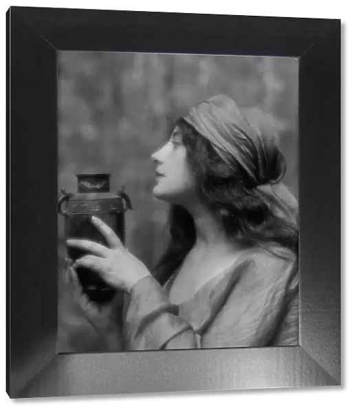 Carter, Malvina Longfellow, portrait photograph, 1912 or 1913. Creator: Arnold Genthe