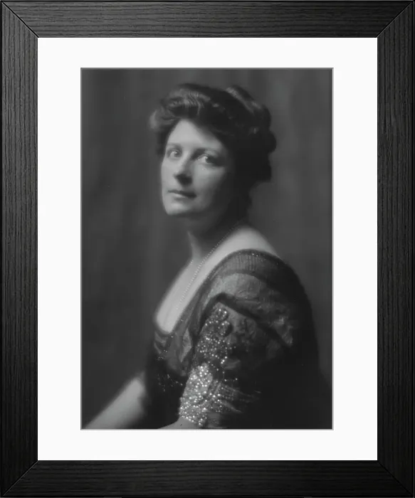 Framed Print : Cloud, A.T. Mrs. portrait photograph, 1913. Creator: Arnold Genthe Framed Print : Cloud, A.T. Mrs. portrait photograph, 1913. Creator: Arnold Genthe