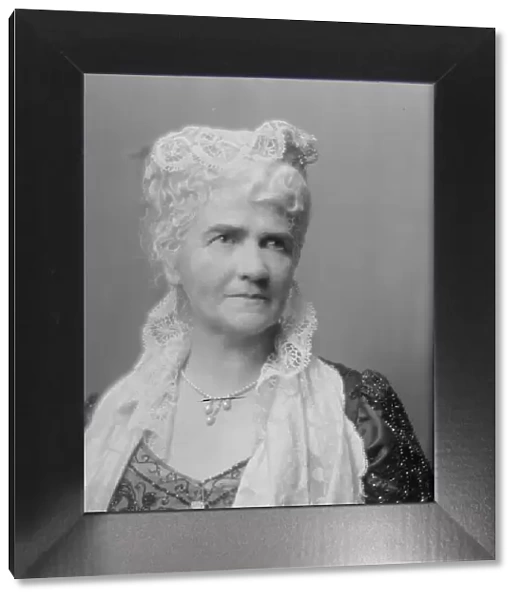 Cornwall, Charles, Mrs. portrait photograph, 1914 Aug. 6. Creator: Arnold Genthe