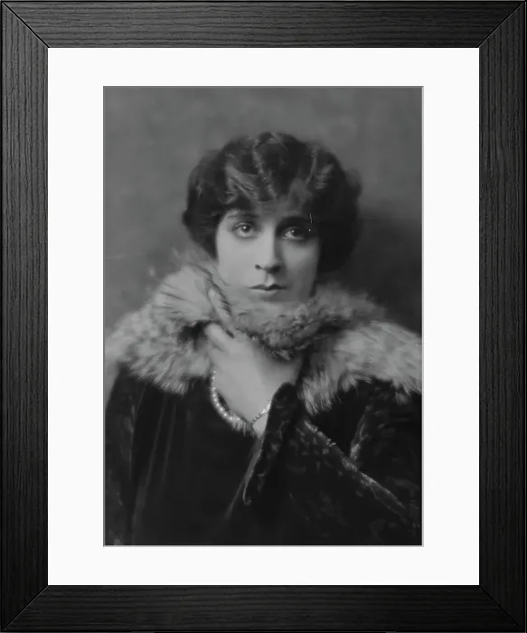 Framed Print : Cowl, Jane, Miss, portrait photograph, 1914 Dec. 30. Creator: Arnold Genthe