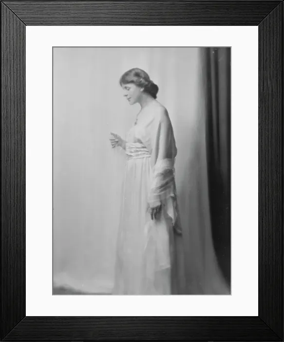Framed Print : Cox, H.C. Mrs. portrait photograph, 1916 Apr. 20. Creator: Arnold Genthe Framed Print : Cox, H.C. Mrs. portrait photograph, 1916 Apr. 20. Creator: Arnold Genthe