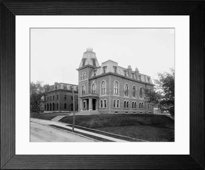 Framed Print : Post office and court house, Burlington, Vt. between 1900 and 1905. Creator: Unknown Framed Print : Post office and court house, Burlington, Vt. between 1900 and 1905. Creator: Unknown