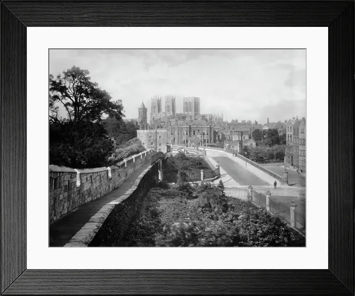Framed Print : York Minster, c.(between 1900 and 1910). Creator: Unknown Framed Print : York Minster, c.(between 1900 and 1910). Creator: Unknown