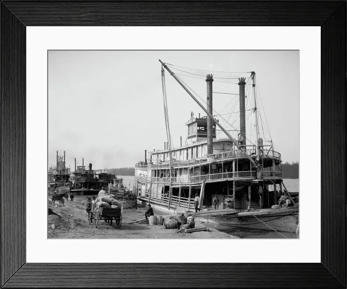Framed Print : The Levee, Vicksburg, Miss. between 1900 and 1920. Creator: Unknown Framed Print : The Levee, Vicksburg, Miss. between 1900 and 1920. Creator: Unknown