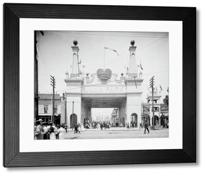 Framed Print : Entrance to Luna Park, Coney Island, N.Y. between 1903 and 1906. Creator: Unknown Framed Print : Entrance to Luna Park, Coney Island, N.Y. between 1903 and 1906. Creator: Unknown