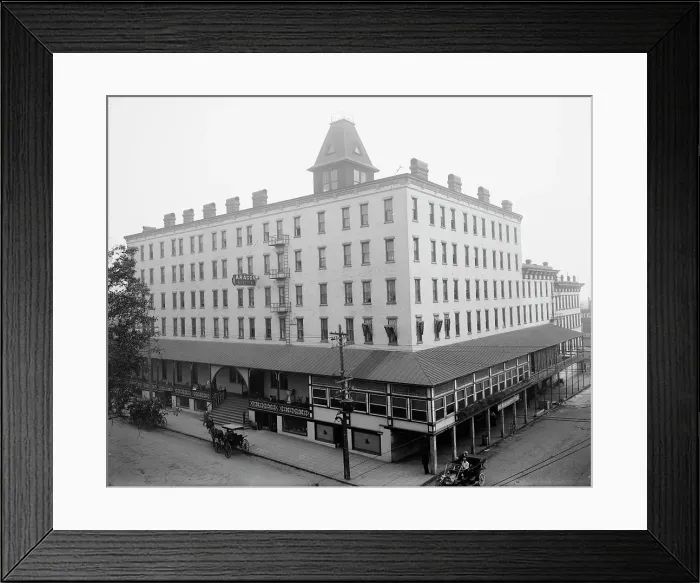 Framed Print : Jacksonville, Fla. Aragon Hotel, between 1900 and 1920. Creator: Unknown Framed Print : Jacksonville, Fla. Aragon Hotel, between 1900 and 1920. Creator: Unknown