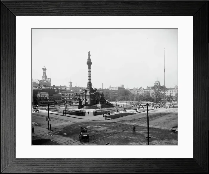 Framed Print : Soldiers and Sailors Monument, Cleveland, Ohio, ca 1900. Creator: Unknown Framed Print : Soldiers and Sailors Monument, Cleveland, Ohio, ca 1900. Creator: Unknown