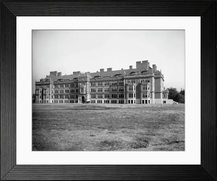 Framed Print : University of Minnesota, main building (Folwell Hall), Minneapolis, Minn. between 1907 and 1910. Creator: Unknown Framed Print : University of Minnesota, main building (Folwell Hall), Minneapolis, Minn. between 1907 and 1910. Creator: Unknown