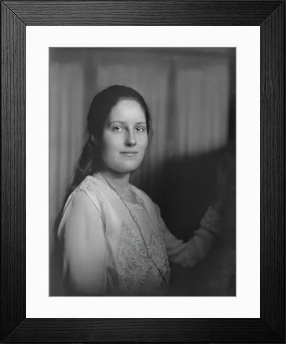 Framed Print : Miss Marion Tully, (Babcock), portrait photograph, 1918 Mar. 12. Creator: Arnold Genthe Framed Print : Miss Marion Tully, (Babcock), portrait photograph, 1918 Mar. 12. Creator: Arnold Genthe