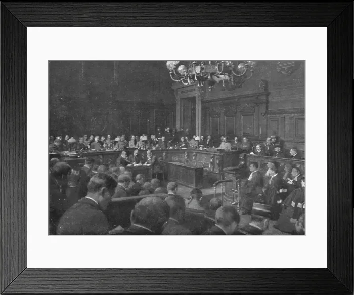 Framed Print : Le defaitisme et les grands proces; la premiere audience du Conseil de guerre appele... 1918. Creator: Unknown Framed Print : Le defaitisme et les grands proces; la premiere audience du Conseil de guerre appele... 1918. Creator: Unknown