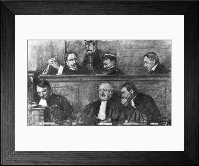 Framed Print : Le defaitisme et les grands proces; l'affaire Bolo: les accuses et leurs defenseurs a l'audience. Creator: Lucien Jonas Framed Print : Le defaitisme et les grands proces; l'affaire Bolo: les accuses et leurs defenseurs a l'audience. Creator: Lucien Jonas