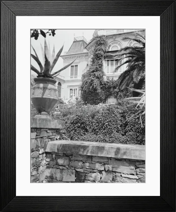 Framed Print : Unidentified building, possibly in Charleston, South Carolina, or New Orleans, between 1920 and 1926 Creator: Arnold Genthe Framed Print : Unidentified building, possibly in Charleston, South Carolina, or New Orleans, between 1920 and 1926 Creator: Arnold Genthe