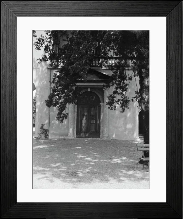 Framed Print : Unidentified building, possibly in Charleston, South Carolina, or New Orleans, between 1920 and 1926 Creator: Arnold Genthe Framed Print : Unidentified building, possibly in Charleston, South Carolina, or New Orleans, between 1920 and 1926 Creator: Arnold Genthe