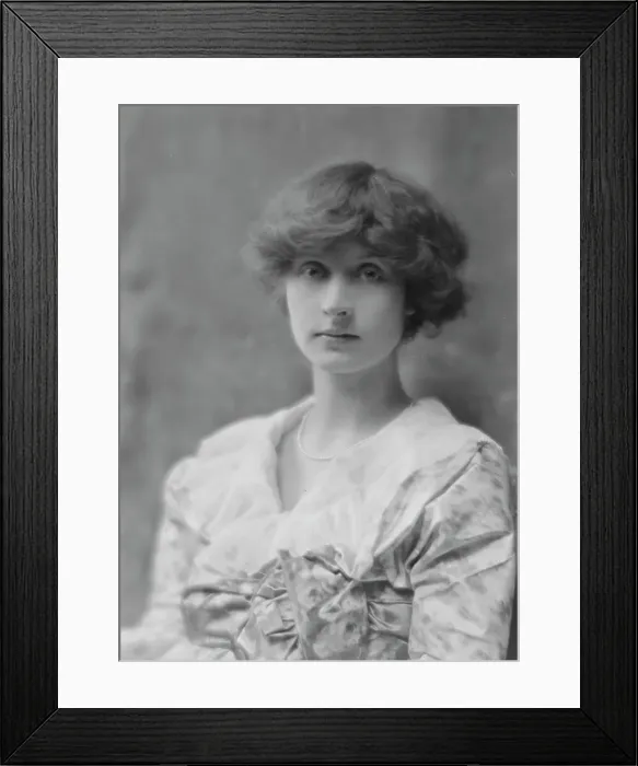 Framed Print : Rosen, Walter T. Mrs. portrait photograph, 1915. Creator: Arnold Genthe Framed Print : Rosen, Walter T. Mrs. portrait photograph, 1915. Creator: Arnold Genthe