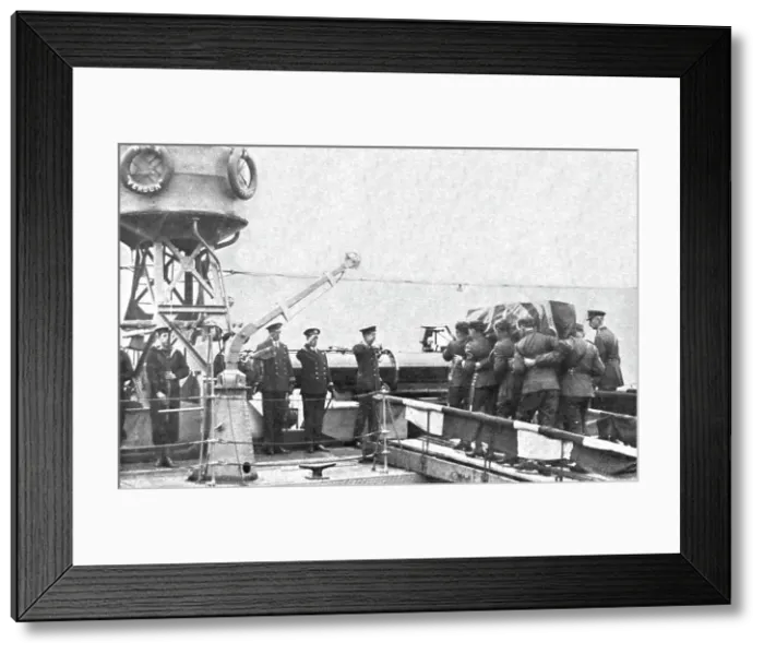 Framed Print : Le Combattant Inconnu Britannique; a Boulogne: le cercueil est porte sur le contre... 1920. Creator: Unknown. Le Combattant Inconnu Britannique; a Boulogne: le cercueil est porte sur le contre... 1920. Creator: Unknown Framed Print : Le Combattant Inconnu Britannique; a Boulogne: le cercueil est porte sur le contre... 1920. Creator: Unknown. Le Combattant Inconnu Britannique; a Boulogne: le cercueil est porte sur le contre... 1920. Creator: Unknown