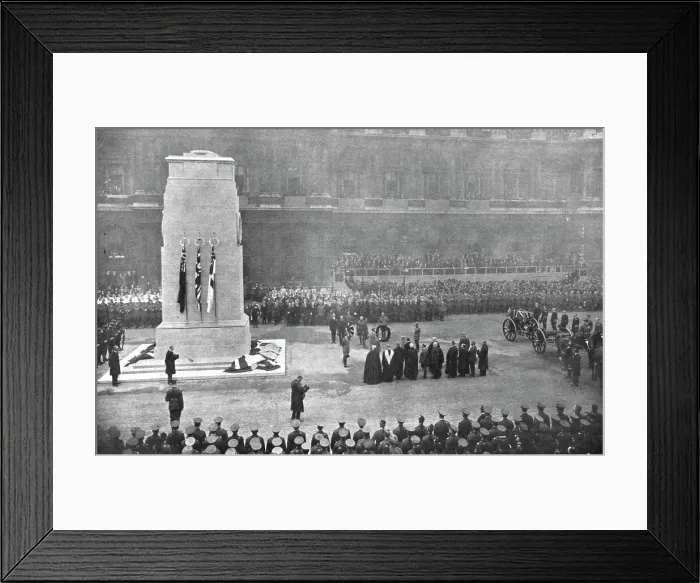 Framed Print : Le Combattant Inconnu Britannique; a Londres: le 11 novembre, au onzieme coup de 11 heurs...1920. Creator: Unknown. Le Combattant Inconnu Britannique; a Londres: le 11 novembre, au onzieme coup de 11 heurs...1920. Creator: Unknown Framed Print : Le Combattant Inconnu Britannique; a Londres: le 11 novembre, au onzieme coup de 11 heurs...1920. Creator: Unknown. Le Combattant Inconnu Britannique; a Londres: le 11 novembre, au onzieme coup de 11 heurs...1920. Creator: Unknown