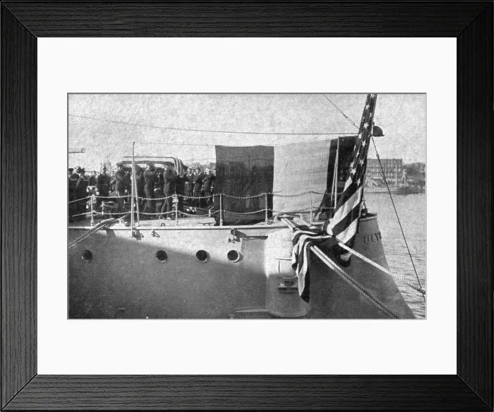 Framed Print : Le Soldat Inconnu Americain; au Havre: le transport du cercueil a bord de l Olympia'... 1921 Creator: Unknown. Le Soldat Inconnu Americain; au Havre: le transport du cercueil a bord de l Olympia Framed Print : Le Soldat Inconnu Americain; au Havre: le transport du cercueil a bord de l Olympia'... 1921 Creator: Unknown. Le Soldat Inconnu Americain; au Havre: le transport du cercueil a bord de l Olympia