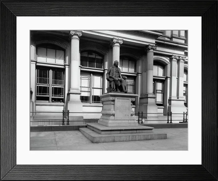 Framed Print : Franklin Statue, Philadelphia, Pa. between 1900 and 1906. Creator: Unknown Framed Print : Franklin Statue, Philadelphia, Pa. between 1900 and 1906. Creator: Unknown