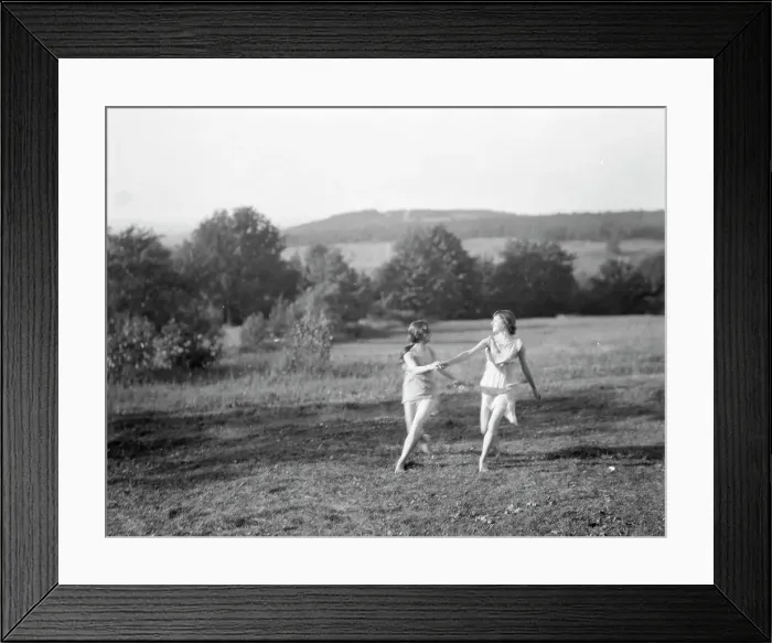 Framed Print : Unidentified dancers, possibly Elizabeth Duncan dancers, between 1911 and 1942. Creator: Arnold Genthe Framed Print : Unidentified dancers, possibly Elizabeth Duncan dancers, between 1911 and 1942. Creator: Arnold Genthe