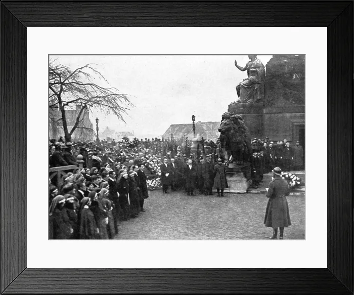 Framed Print : Le Soldat Inconnu de Belgique; le roi Albert, debout, a droite, dans son uniforme de... 1921. Creator: Unknown. Le Soldat Inconnu de Belgique; le roi Albert, debout, a droite, dans son uniforme de... 1921. Creator: Unknown Framed Print : Le Soldat Inconnu de Belgique; le roi Albert, debout, a droite, dans son uniforme de... 1921. Creator: Unknown. Le Soldat Inconnu de Belgique; le roi Albert, debout, a droite, dans son uniforme de... 1921. Creator: Unknown
