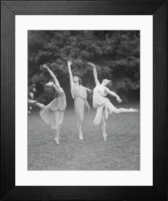 Framed Print : Unidentified dancers, possibly Elizabeth Duncan dancers, between 1911 and 1942. Creator: Arnold Genthe Framed Print : Unidentified dancers, possibly Elizabeth Duncan dancers, between 1911 and 1942. Creator: Arnold Genthe