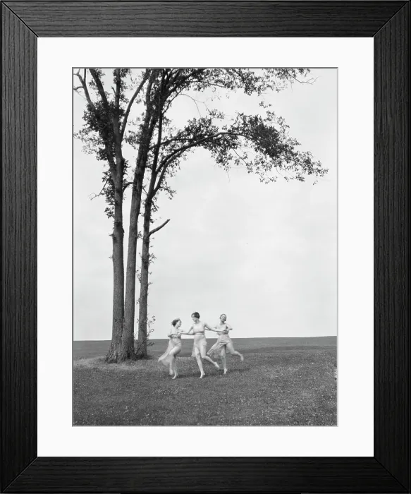 Framed Print : Unidentified dancers, possibly Elizabeth Duncan dancers, between 1911 and 1942. Creator: Arnold Genthe Framed Print : Unidentified dancers, possibly Elizabeth Duncan dancers, between 1911 and 1942. Creator: Arnold Genthe