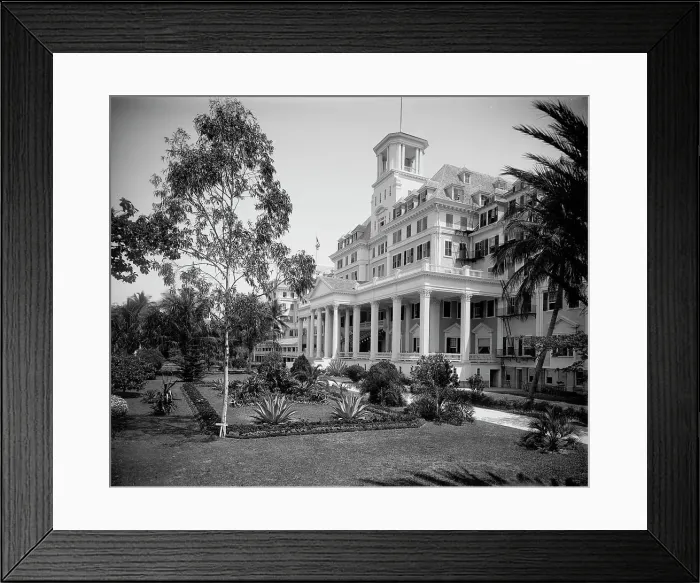 Framed Print : The Royal Poinciana Hotel, entrance, Palm Beach, Fla. 1902. Creator: Unknown Framed Print : The Royal Poinciana Hotel, entrance, Palm Beach, Fla. 1902. Creator: Unknown
