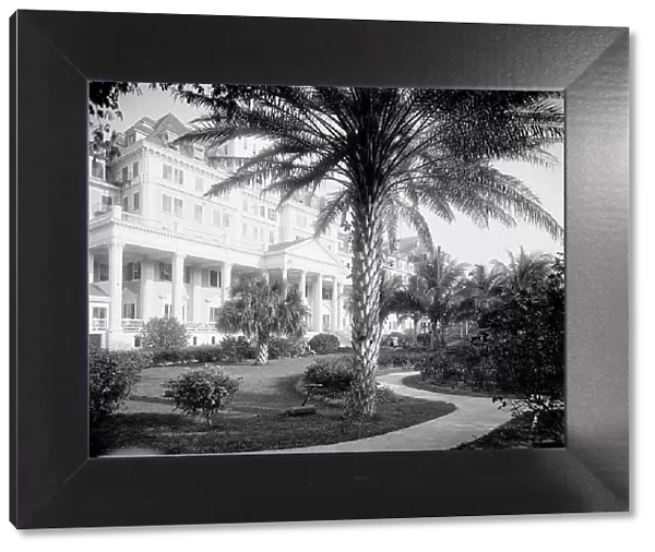 The Royal Poinciana Hotel, entrance, Palm Beach, Fla. 1902. Creator: Unknown