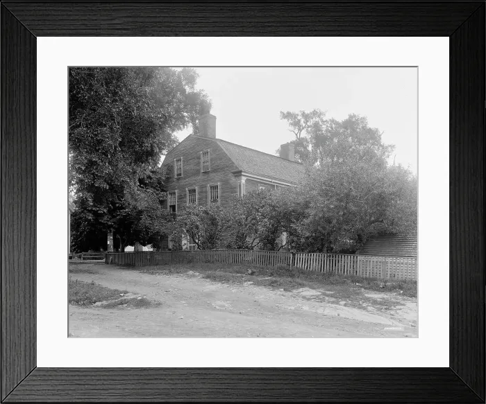 Framed Print : Old Pepperell mansion, Kittery Point, Me. between 1900 and 1906. Creator: Unknown Framed Print : Old Pepperell mansion, Kittery Point, Me. between 1900 and 1906. Creator: Unknown