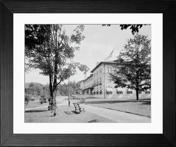 Framed Print : Fort William Henry Hotel, Lake George, N.Y. c.between 1910 and 1920. Creator: Unknown Framed Print : Fort William Henry Hotel, Lake George, N.Y. c.between 1910 and 1920. Creator: Unknown