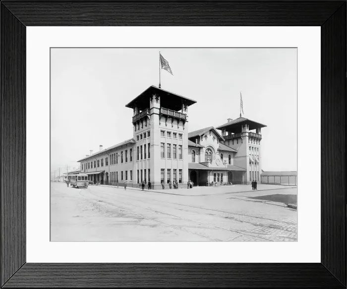 Framed Print : Union Station, Charleston, S.C. c.between 1910 and 1920. Creator: Unknown Framed Print : Union Station, Charleston, S.C. c.between 1910 and 1920. Creator: Unknown