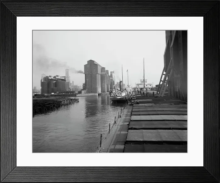 Framed Print : Unloading wheat, Buffalo, N.Y. c.between 1910 and 1920. Creator: Unknown Framed Print : Unloading wheat, Buffalo, N.Y. c.between 1910 and 1920. Creator: Unknown
