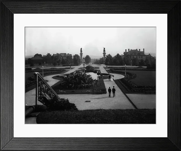Framed Print : Entrance to Highland Park, Pittsburg, Pa. c1905. Creator: Unknown Framed Print : Entrance to Highland Park, Pittsburg, Pa. c1905. Creator: Unknown