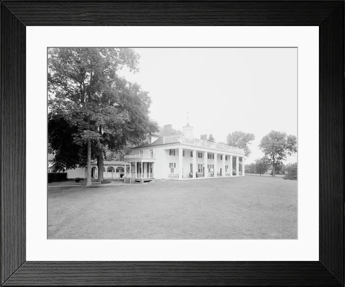 Framed Print : S.W. [i.e. Southwest] view of the mansion at Mt. Vernon, c.between 1910 and 1920. Creator: Unknown