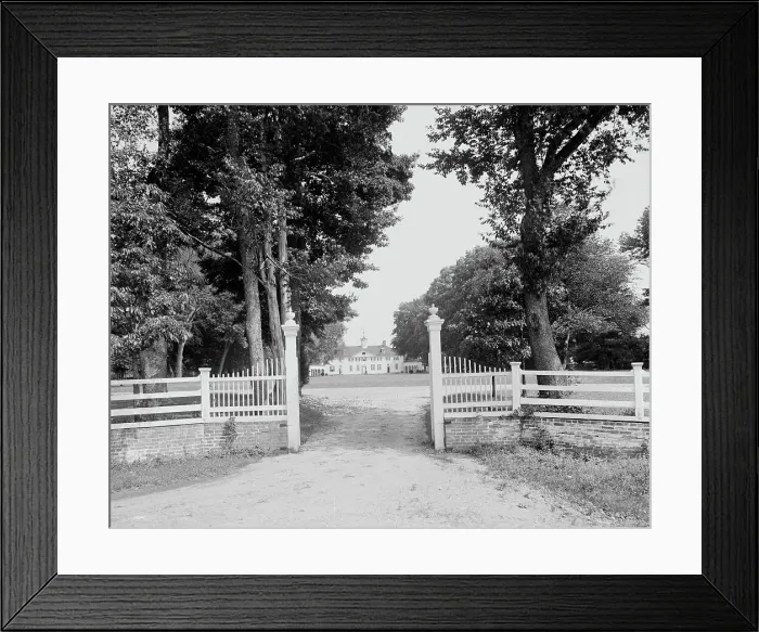 Framed Print : The Mansion at Mt. Vernon from west gate, c.between 1910 and 1920. Creator: Unknown Framed Print : The Mansion at Mt. Vernon from west gate, c.between 1910 and 1920. Creator: Unknown