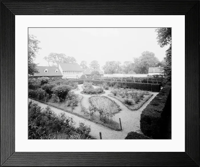 Framed Print : Servants quarters and garden at Mt. Vernon, c.between 1910 and 1920. Creator: Unknown Framed Print : Servants quarters and garden at Mt. Vernon, c.between 1910 and 1920. Creator: Unknown
