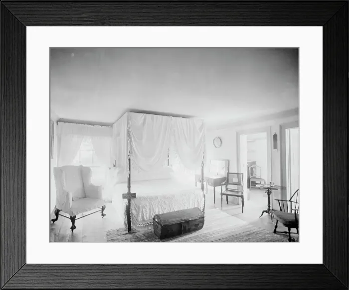 Framed Print : Washington's room at Mt. Vernon, c.between 1910 and 1920. Creator: Unknown Framed Print : Washington's room at Mt. Vernon, c.between 1910 and 1920. Creator: Unknown