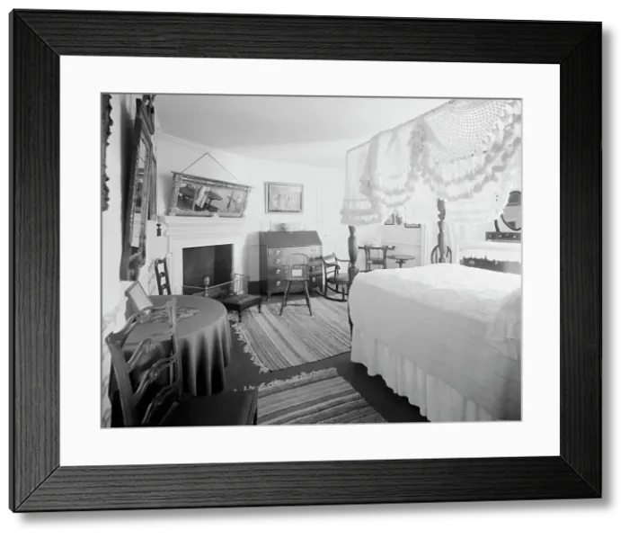 Framed Print : Nellie [i.e. Nelly] Custis's room at Mt. Vernon, c.between 1910 and 1920. Creator: Unknown