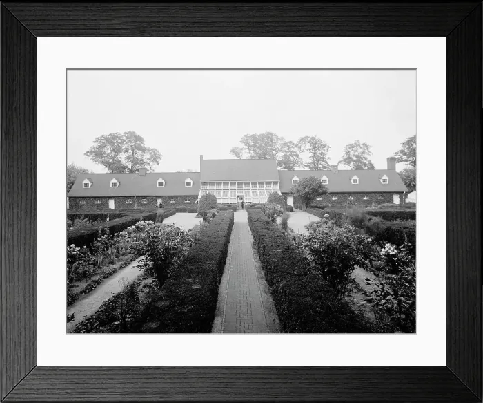 Framed Print : The Servants quarters at Mt. Vernon, c.between 1910 and 1920. Creator: Unknown Framed Print : The Servants quarters at Mt. Vernon, c.between 1910 and 1920. Creator: Unknown