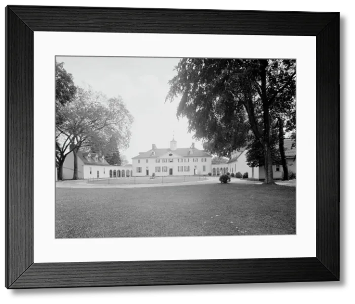 Framed Print : West view of the mansion at Mt. Vernon, c.between 1910 and 1920. Creator: Unknown Framed Print : West view of the mansion at Mt. Vernon, c.between 1910 and 1920. Creator: Unknown