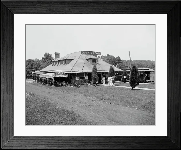 Framed Print : Trolley station, Mt. Vernon, Va. c.between 1910 and 1920. Creator: Unknown Framed Print : Trolley station, Mt. Vernon, Va. c.between 1910 and 1920. Creator: Unknown