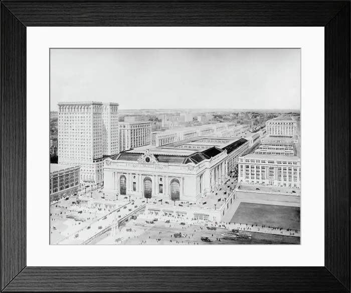 Framed Print : Grand Central Terminal, New York, between 1910 and 1920. Creator: Unknown Framed Print : Grand Central Terminal, New York, between 1910 and 1920. Creator: Unknown