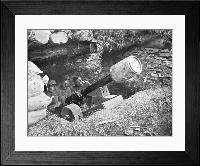 Framed Print : Armement Nouveau; Le plus impressionnant des engins de tranchees, 1915. Creator: Unknown