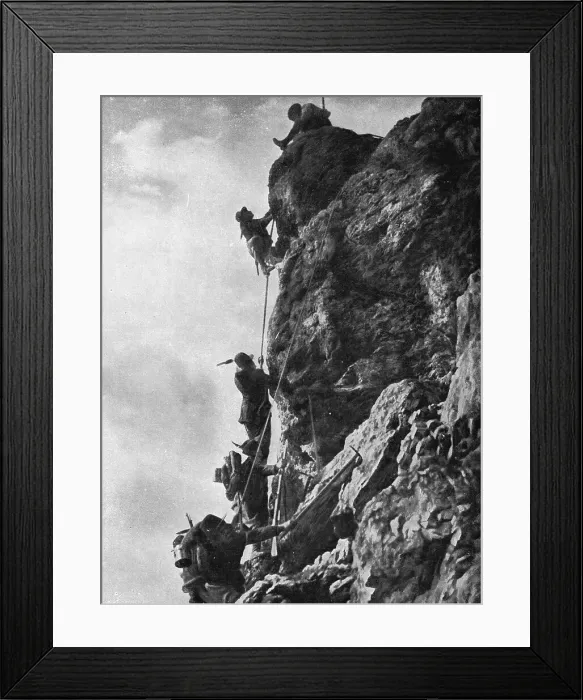 Framed Print : Sur le Front Italien; comment il fallut attaquer le Monte Nero, 1915. Creator: Unknown Framed Print : Sur le Front Italien; comment il fallut attaquer le Monte Nero, 1915. Creator: Unknown