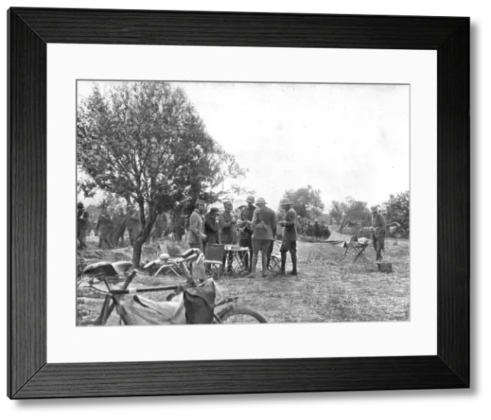 Framed Print : L'expedition des Dardanelles, Sur la Presqu'ile... 1915 (1924). Creator: Unknown Framed Print : L'expedition des Dardanelles, Sur la Presqu'ile... 1915 (1924). Creator: Unknown
