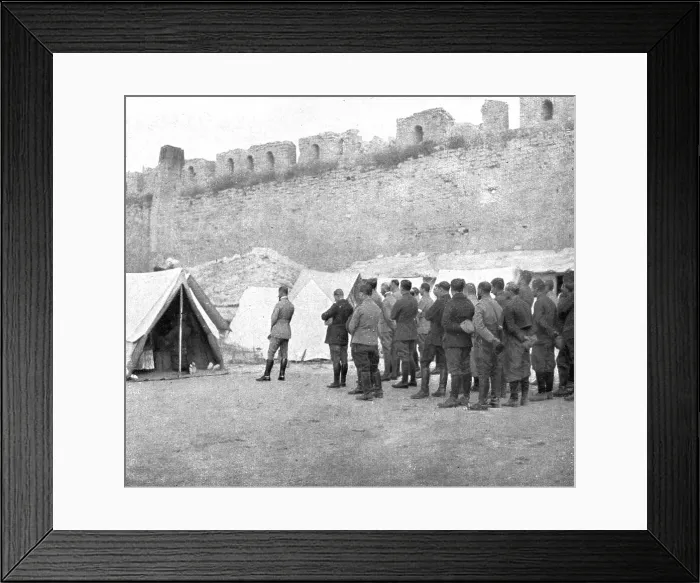Framed Print : L'expedition des Dardanelles, Sur la Presqu'ile... 1915 (1924). Creator: Unknown Framed Print : L'expedition des Dardanelles, Sur la Presqu'ile... 1915 (1924). Creator: Unknown